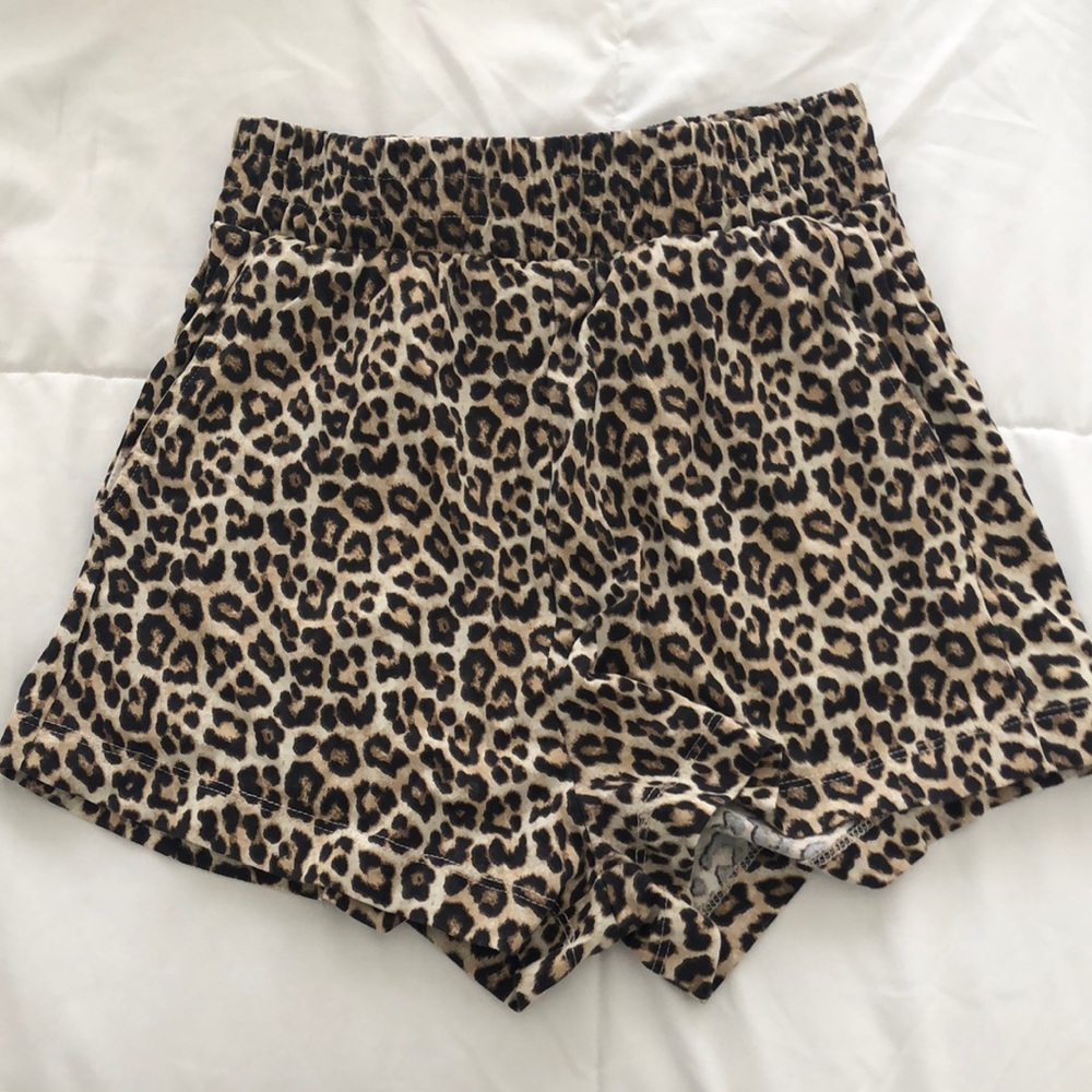 h&m cheeta print shorts